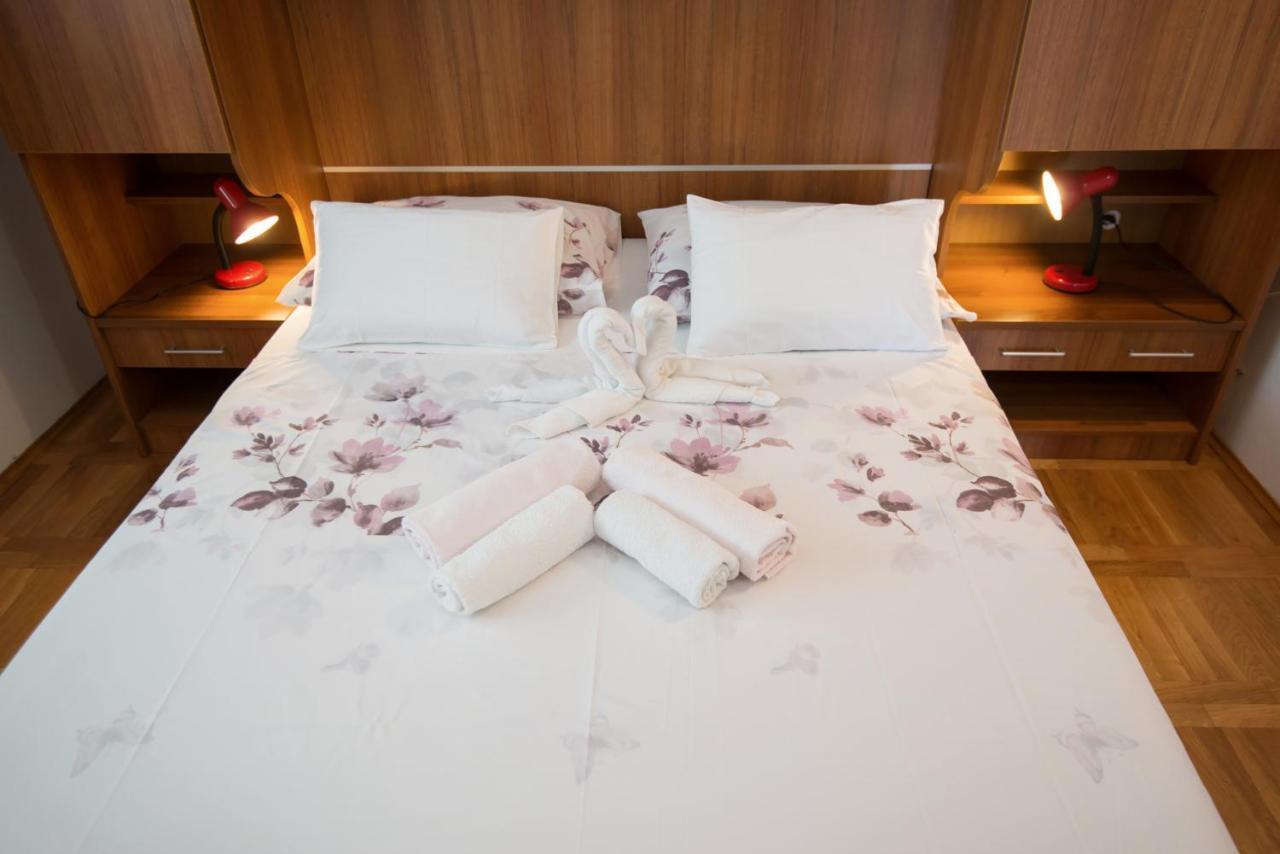 Guesthouse Sanela โปเมนา ภายนอก รูปภาพ