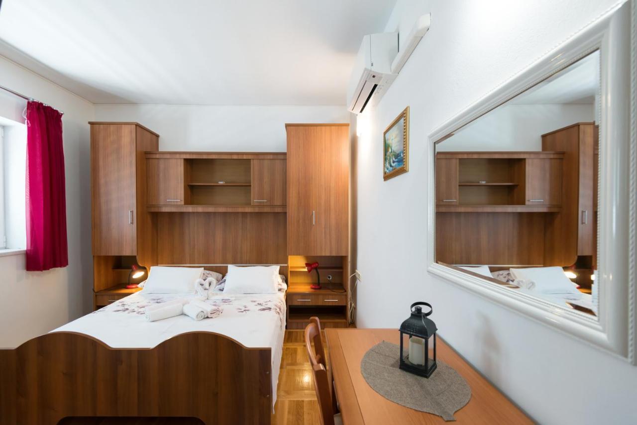 Guesthouse Sanela โปเมนา ภายนอก รูปภาพ