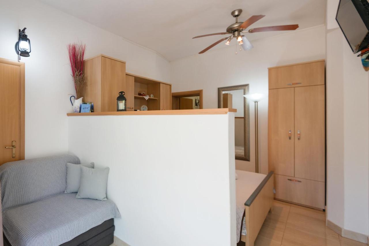 Guesthouse Sanela โปเมนา ภายนอก รูปภาพ