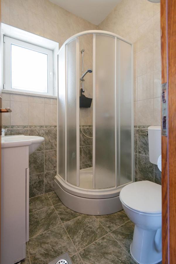 Guesthouse Sanela โปเมนา ภายนอก รูปภาพ